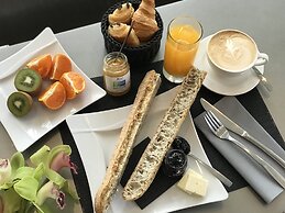 Holiday Inn Express Paris-Canal de la Villette by IHG