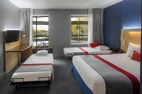 Holiday Inn Express Paris-Canal de la Villette by IHG