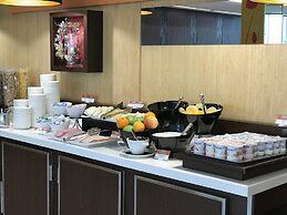 Holiday Inn Express Paris-Canal de la Villette by IHG