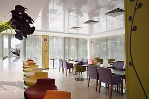 Holiday Inn Express Paris-Canal de la Villette by IHG