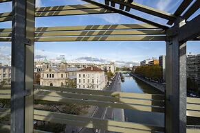 Holiday Inn Express Paris-Canal de la Villette by IHG