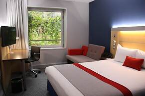Holiday Inn Express Paris-Canal de la Villette by IHG