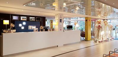 Holiday Inn Express Paris-Canal de la Villette by IHG