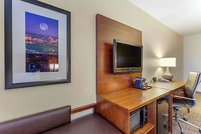 Comfort Suites Glendale - State Farm Stadium Area