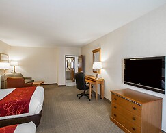 Comfort Suites Glendale - State Farm Stadium Area