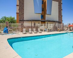 Comfort Suites Glendale - State Farm Stadium Area