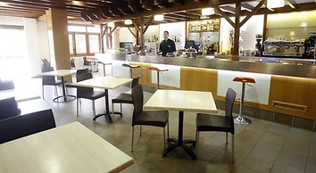 El Aguila Hotel