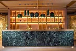 Eden Roc Resort Hotel