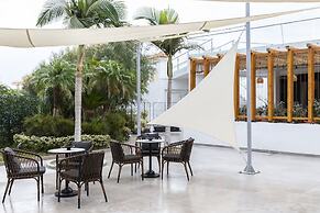 Eden Roc Resort Hotel