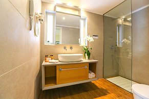 Eden Roc Resort Hotel