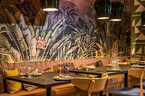 Eden Roc Resort Hotel