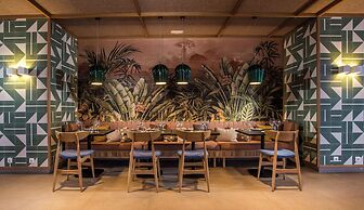 Eden Roc Resort Hotel