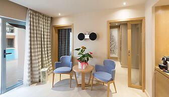 Eden Roc Resort Hotel