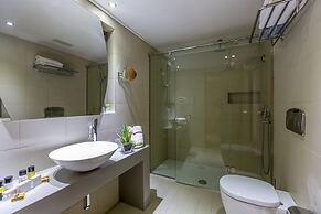 Eden Roc Resort Hotel