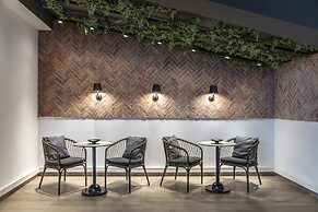 Eden Roc Resort Hotel