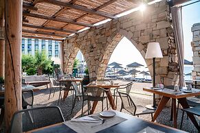 Eden Roc Resort Hotel