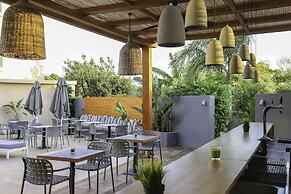 Eden Roc Resort Hotel