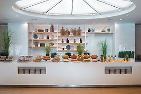 Eden Roc Resort Hotel