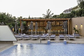 Eden Roc Resort Hotel