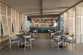 Eden Roc Resort Hotel