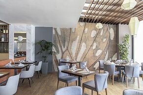 Eden Roc Resort Hotel