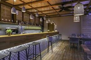 Eden Roc Resort Hotel