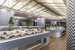 Eden Roc Resort Hotel