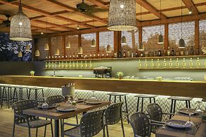 Eden Roc Resort Hotel