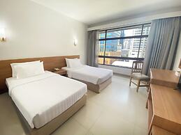 Pinnacle Lumpini Park Hotel