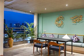 Pinnacle Lumpinee Park Hotel