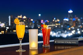 Pinnacle Lumpinee Park Hotel