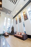 Pinnacle Lumpinee Park Hotel