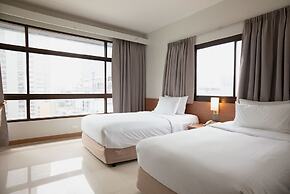 Pinnacle Lumpinee Park Hotel