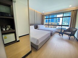 Pinnacle Lumpini Park Hotel