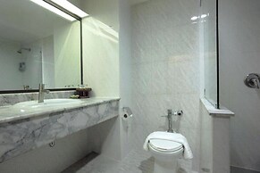 Pinnacle Lumpini Park Hotel