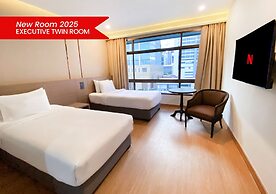 Pinnacle Lumpini Park Hotel