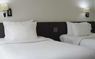 Pinnacle Lumpinee Park Hotel