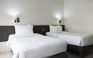 Pinnacle Lumpinee Park Hotel