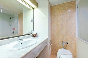 Pinnacle Lumpini Park Hotel
