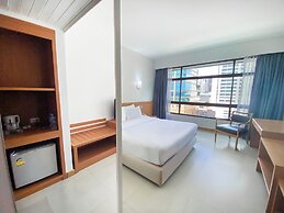 Pinnacle Lumpini Park Hotel