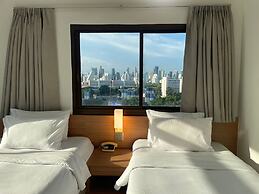 Pinnacle Lumpinee Park Hotel