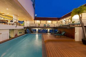 Pinnacle Lumpinee Park Hotel