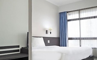 Pinnacle Lumpinee Park Hotel