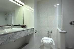 Pinnacle Lumpinee Park Hotel