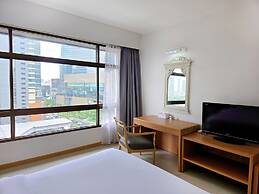 Pinnacle Lumpini Park Hotel