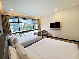 Pinnacle Lumpini Park Hotel