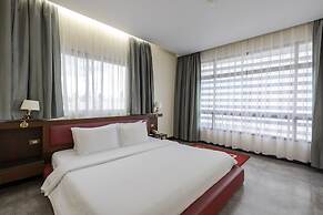 Pinnacle Lumpinee Park Hotel