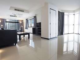 Pinnacle Lumpini Park Hotel