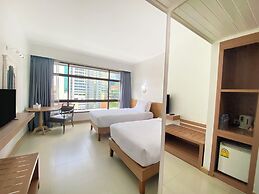 Pinnacle Lumpini Park Hotel