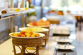 Pinnacle Lumpinee Park Hotel